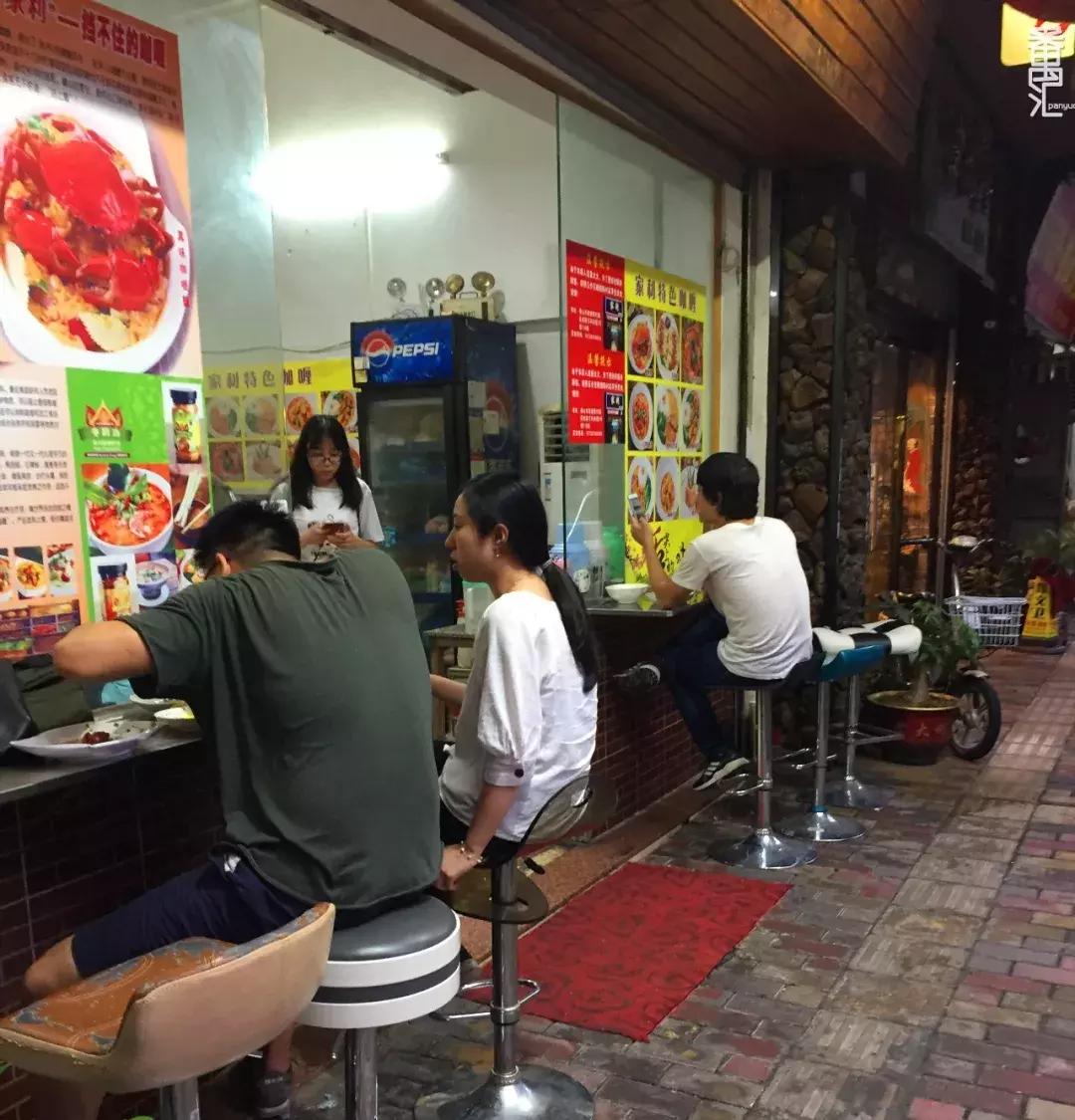 探秘小巷独特风味小店，最新打肚子美食体验